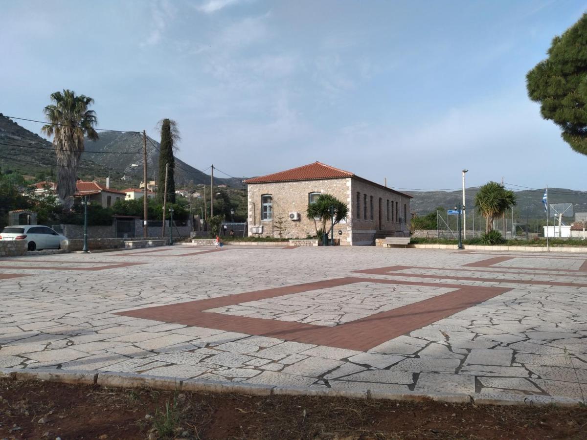Aspasia House Holiday home Oitilon