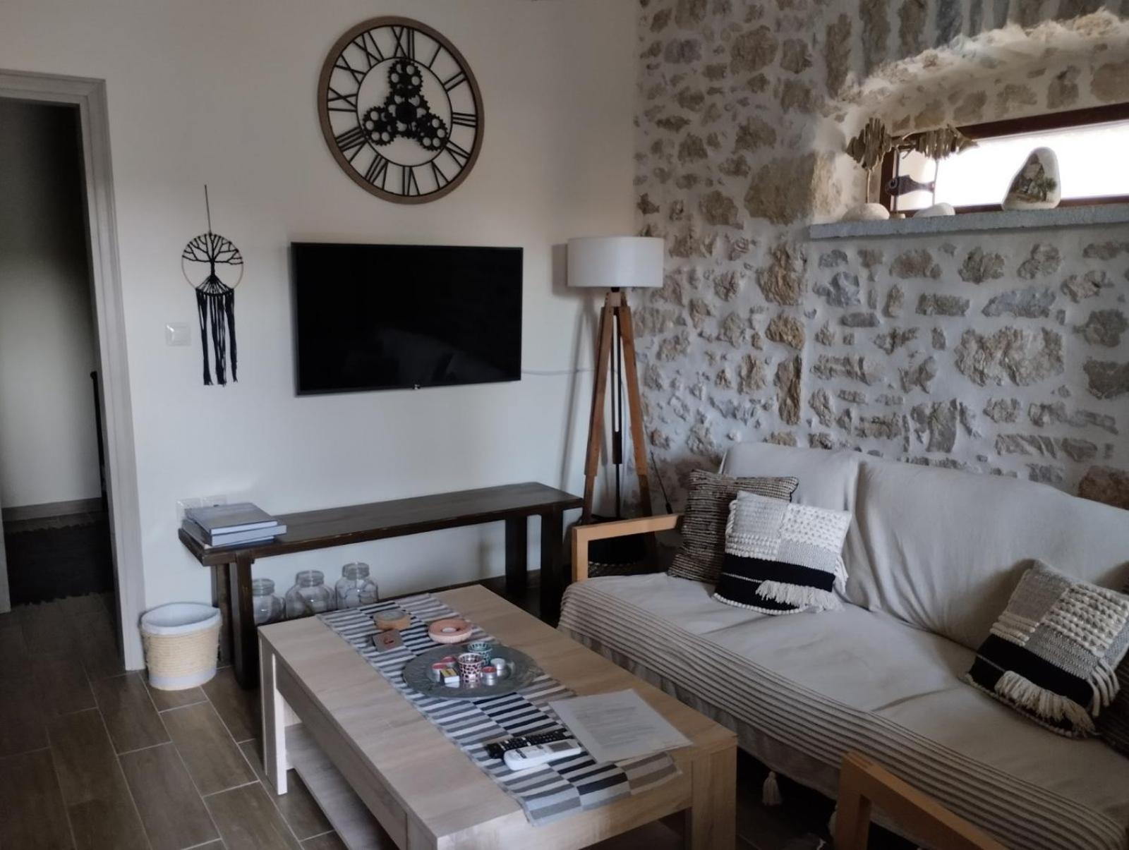 Holiday home Aspasia House Oitilon